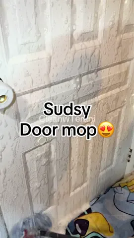 Pinesol door mop😍😍😩 With the lovely @cleaninw/Liz make sure to go follow and checkout her video!!❤️🫶🏼 We both absolutely love pine so this was 100/10😮‍💨 • #CleanTok #fypシ゚viral #sudsy #asmr #mopping 