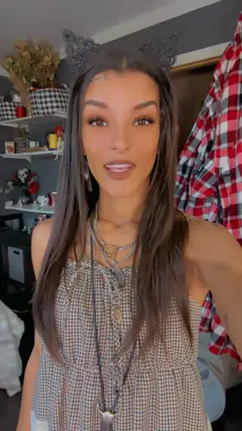Just a quick question. #LightSkinnedCowgirl #FaithLynette 