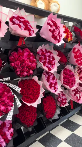 50 ct roses only $65  Walk una only 💐