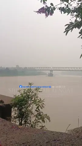 Asap makin tebal  kemarau makin panjang air sungai semakin keruh  alamak jang .  __________________________________________ 🎥Media #SNR #shintyonoahrengat  #percetakannoahrengat 