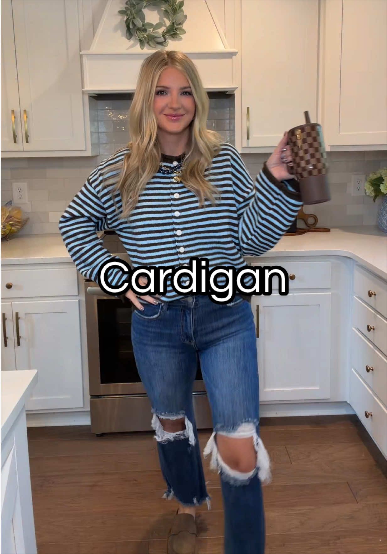 Rolled collar cardigan! I love brown and blue together for the fall! So cute!! #cardigan #fallfashion #falloutfits #fashion 