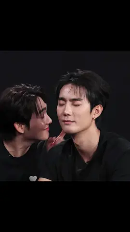 ใกล้เกินกว่าที่จะพูดคำใดๆออกไป ❤️❤️ #kasibook #fforce_ #ForceBook #ARMSHAREEP213 #pumมัมหมีน้องฟอสสึ🦊 