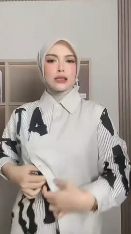 Power Shop Asaya Atasan Kemeja Longgar Desain Tidak Beraturan Lengan Panjang Kerah Polo Warna Kontras Untuk Wanita Gaya Modis