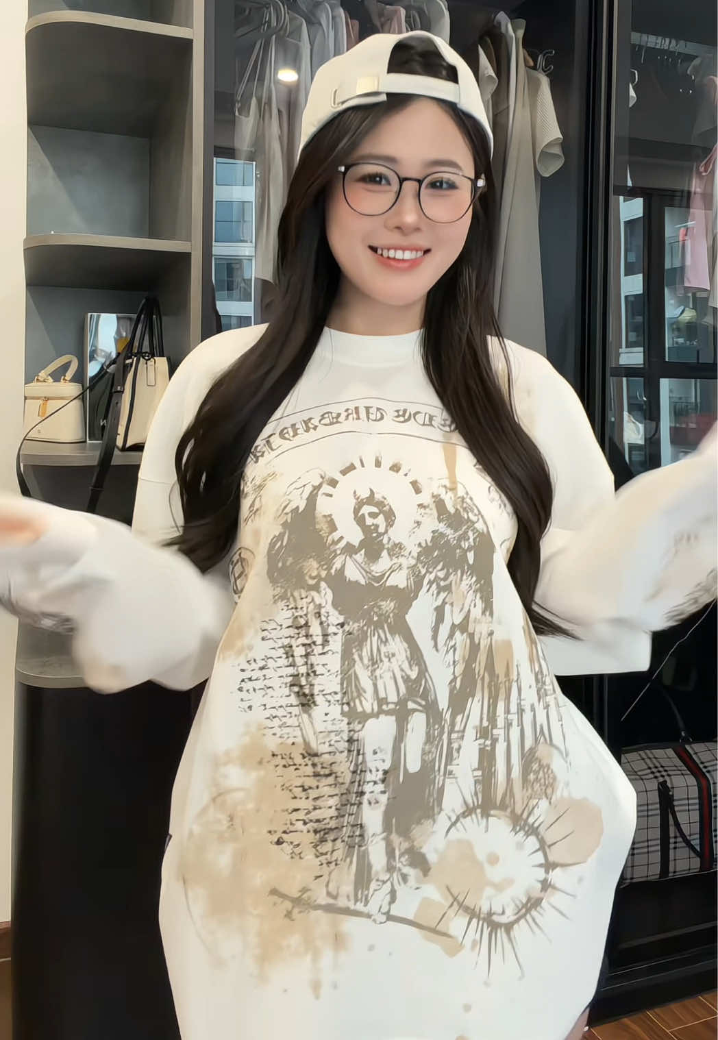 Siu ưnggg🫰🫰#longtee #outfit 