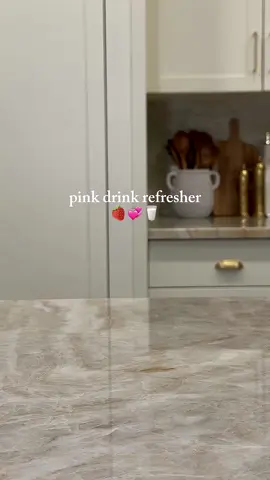 Pink drink refresher #fyp #foryoupage #drink #energydrink #asmr 