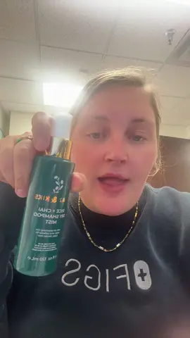 Day 3 hair but we’re keeping that fresh-hair energy 😮‍💨✨ The Rice + Chai Hydrating Dry Shampoo Mist is my little refresh button for those in-between wash days! 🤎🫶🏼 #DryShampoo #HairRefresh #HairTok #SummerHair #TikTokShopFinds