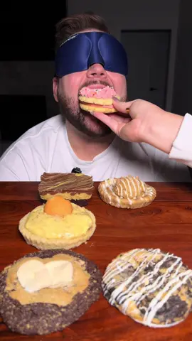 Trying this weeks @Crumbl lineup🍪 #mukbang #dessert #crumblcookies #eatingshow #fyppp 