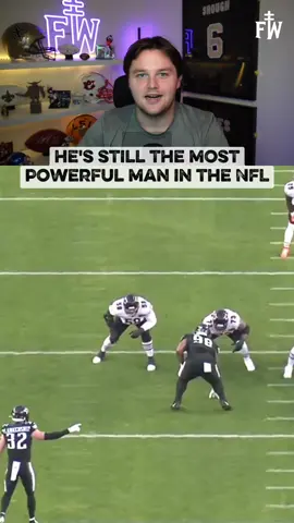 I call him the human bulldozer #football #footballanalysis #nfl #bears #chicagobears 