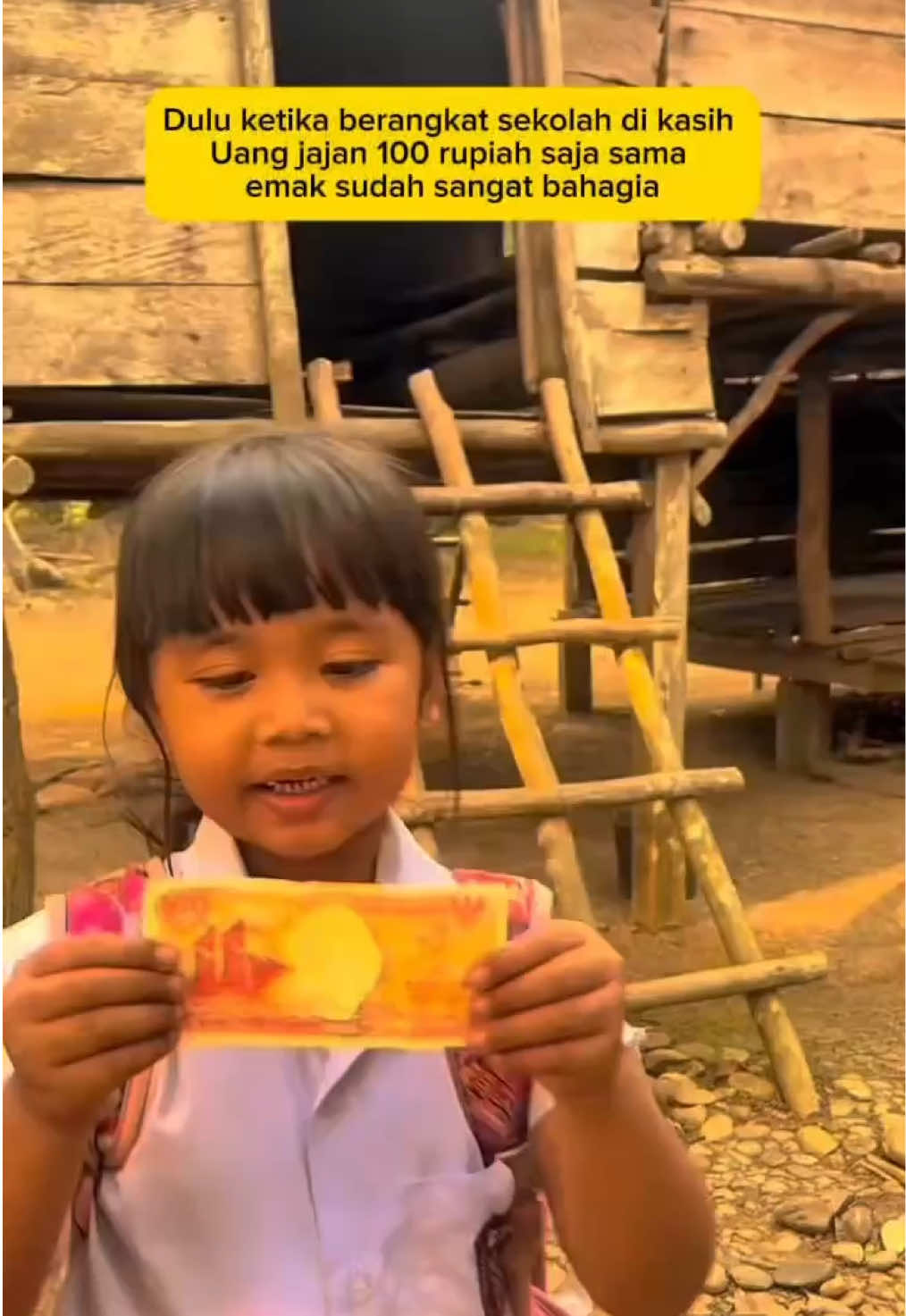Dulu di kasih uang jajan 100 rupiah saja sudah sangat bahagai 🥺 #jaman90an_dulu #jamandulu #yosasapitri #jamandulu #90an
