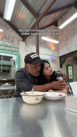 semnagat ya kakek temenin aku #fyp #viral #lewatberanda #kakek 