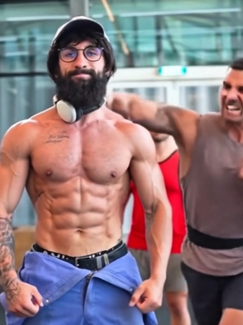 anatoly prank with pro bodybuilders😱😱😱 #anatoly #gym #prank #tik #unfreezemyaccount 