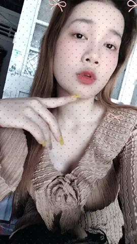 nhỏ đó chỉ đẹp gái hơn e thui chứ chịu khổ sao Bằng e được 😋🫰