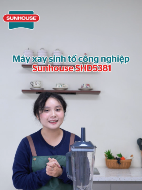 Trợ thủ đắc lực cho các quán nước, quán cà phê hoặc gia đình đông thành viên có nhu cầu pha chế lượng lớn. Máy xay sinh tố công nghiệp Sunhouse SHD5381 sở hữu động cơ công suất lớn bền bỉ, lưỡi dao thép chuyên dụng sắc bén giúp xay nhuyễn đá viên, hoa quả nhanh chóng cùng cối chứa dung tích rộng rãi, chịu lực tốt.#sunhouse #SHD5381 #mayxaysinhtocongnghiep #phache #kinhdoanh