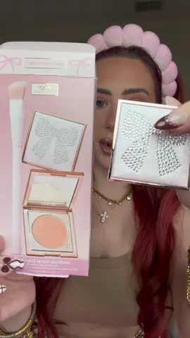 Tartes new holiday bundles are here!! #tartecosmetics #tarteholidaysets #tarteccundereyecorrector @tarte cosmetics 