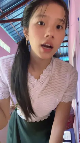 ငါတို့အကကိုရွံစရာကောင်းတာ​ရောဘာရောပြောနေတဲ့ကောင်မတေနင်တို့စောက်ခွက်လောက်လိုမဟုတ်ဘူးဟဲ့#fypシ #getmoreviews #foryou 