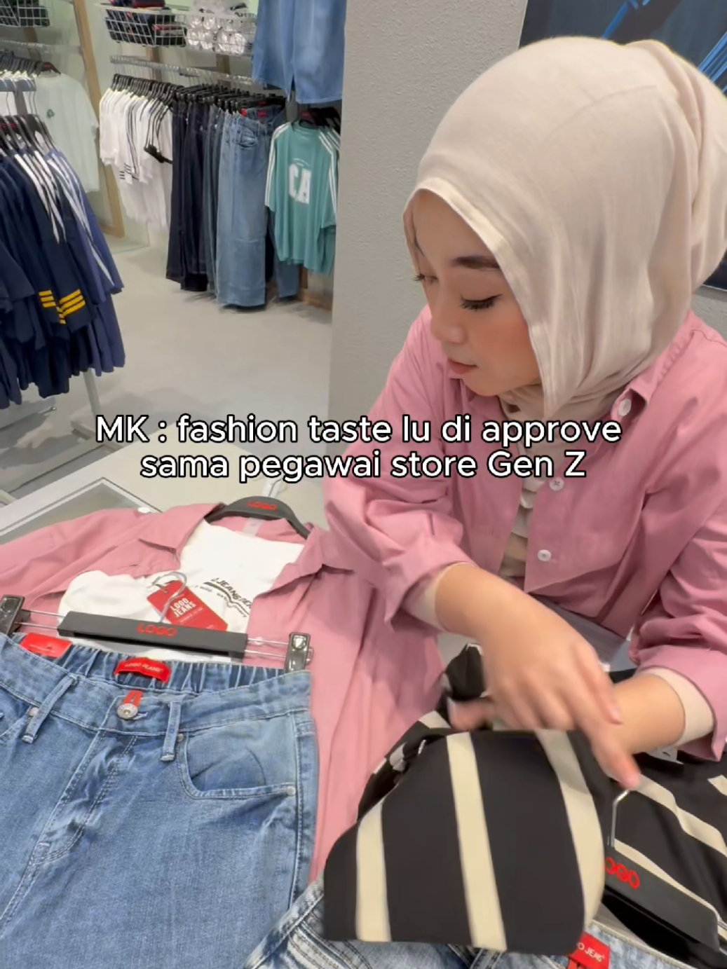 Approve pake LOGO Jeans bisa mix and match Gen Z style😎👍🏻 #logojeans #LOGOIsMyJeans #logojeansstore #ootdgenz 