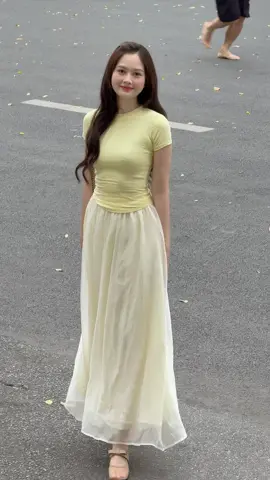 Một chiếc áo basic mà tận dụng được mấy kiểu mặc lun ạ 😝 #tranlekhanhvan26 #setdonu #aothunnu #phoidoxinh #viral 