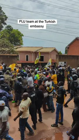Uganda Police interjects with the PLU team on their arrival at the Turkish embassy during their peaceful demonstration. #trending #foryou #fyp #viral #ugandapolice 