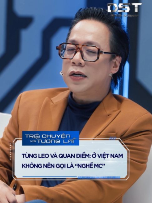 Theo Tùng Leo: Ở VIệt Nam nên gọi là nghề dẫn chương trình 🎙 #Trochuyenvoituonglai #NSXDuocsiTien #DSTentertainment #DuocsiTien #tungleo