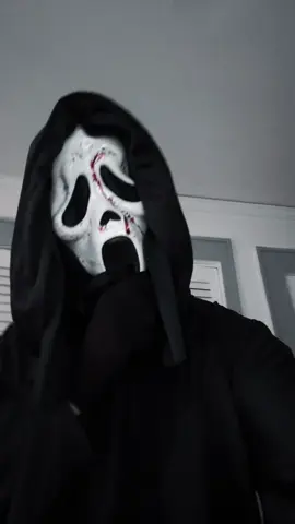 Run for your life… #ghostface #halloween #fyp #cosplayer #BookTok 