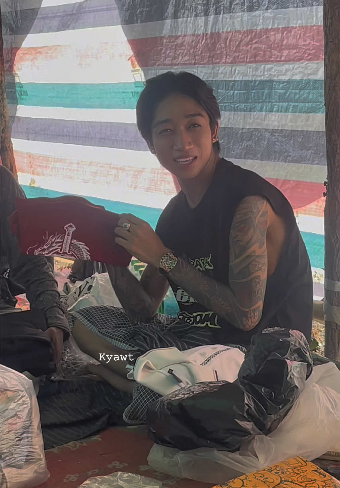 ပြဇာတ်ထဲ တရုတ်ခန်းပါရင်ဝတ်ဖို့ ဆိုပဲ🤣 ကိုယ်ပေးထားတာလေး မှတ်မိနေတာပဲ 🤭❤️ #trending #foryou #ကောင်းစစ်ဟိန်းဇာတ်အလှသဘင် #နှောင်းအချစ်သိမ်းမဲ့ကောင်းစစ်ဟိန်း #kyawt 