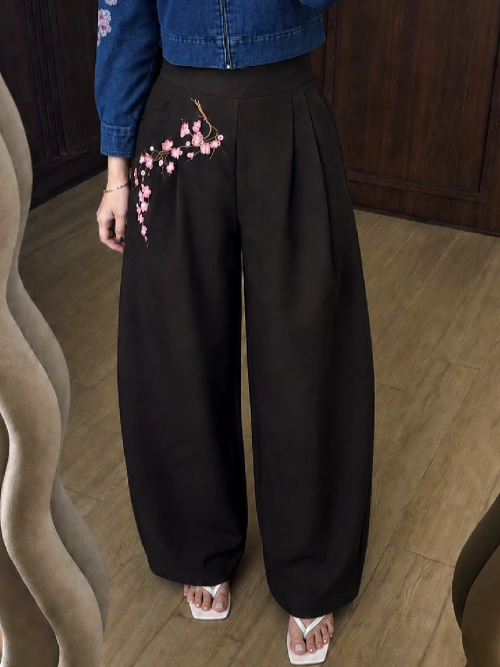 Rumy Barrel Pants Bordir  #barrelpants #celanabarrel  #rekomendasioutfit #outfitideas #outfitinspiration 