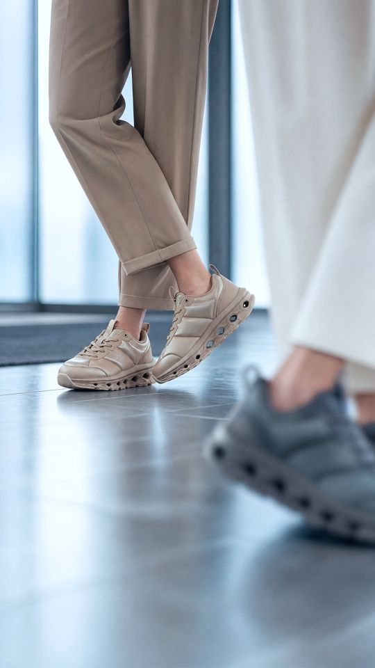 City moves in every direction. Walk at your own pace with Aero Bomb. A new collection of rhythms.