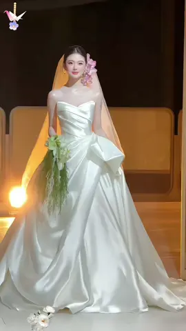 #hypic #hypiccreator  Mga sis, gusto n’yo bang makita kung gaano kayo kaganda kapag naka-wedding dress? 👰‍♀️✨ Hindi na kailangang pumunta sa bridal shop o gumastos ng pera. Isang larawan lang, puwede ka nang gumawa ng sarili mong magandang wedding photo! 💕 Sobrang dali lang gawin at hindi mo kailangang marunong mag-edit. Sundan mo lang ako step by step, at makikita mo agad ang resulta. 😍 Gusto mong makita kung ano ang magiging itsura mo sa wedding dress? Tara, subukan na natin ngayon! 💍  #Godpic #fyp #wedding  @hypic_global @HypicVietnam @hypic_global 