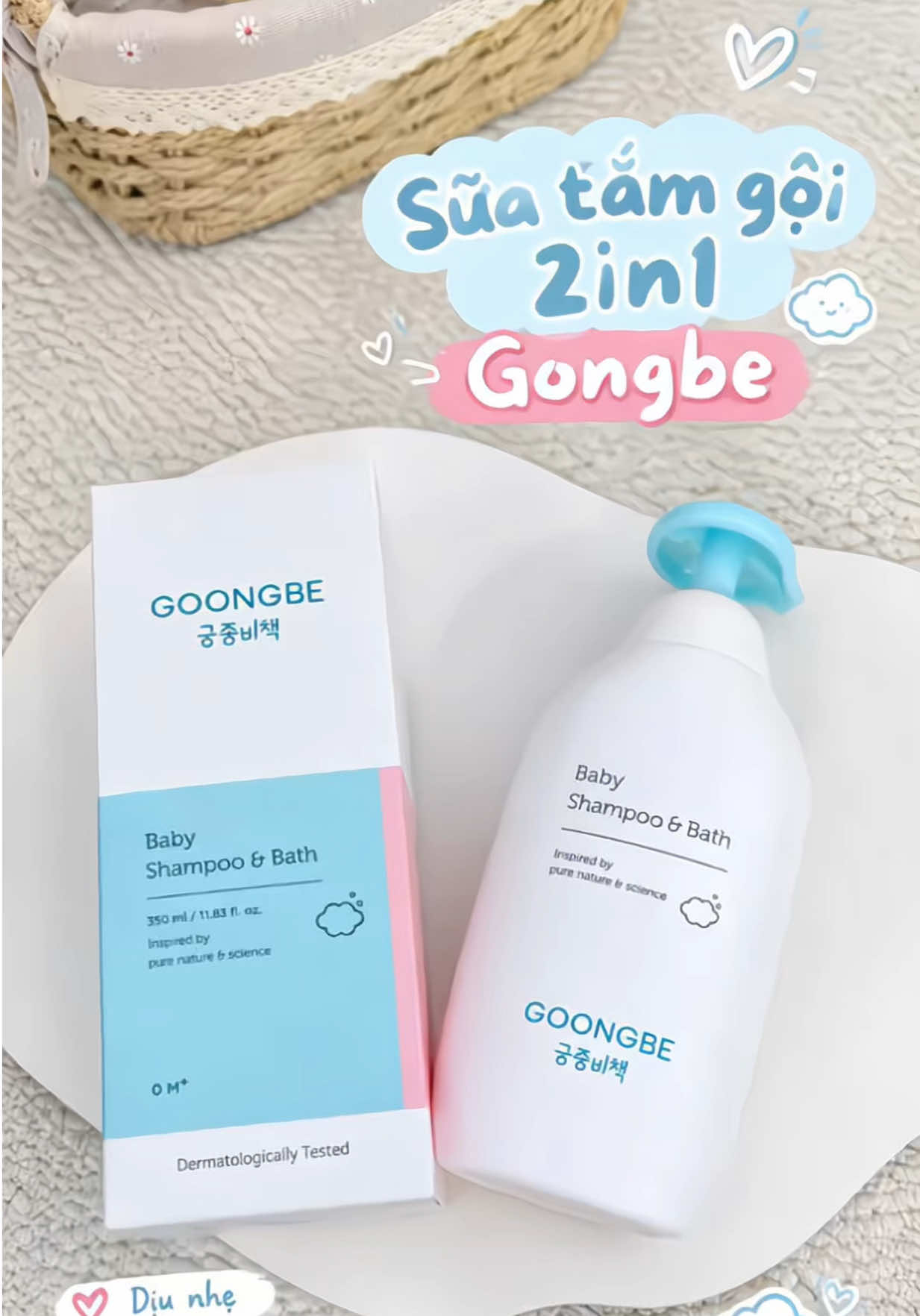 🛁 Một chai mà vừa tắm vừa gội, gọn nhẹ mà nhìn xinh xỉu luôn 🥰 Goongbe Baby Shampoo & Bath 2in1 đến từ Hàn Quốc, thiết kế vòi pump tiện lấy mỗi lần dùng. Mẹ nào thích đồ chăm bé tối giản, đỡ phải để nhiều chai trong phòng tắm thì em này nhìn là mê nha 🫶🏻✨ #GOONGBE #GOONGBEVietnam #BabyShampooBath #Suatamgoichobe