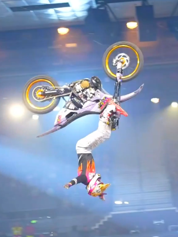 ♥️ Follow us to keep watching our daily fmx stunts show aura 999% #fmx #motocross #usa #stunts #dirtbike 