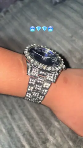 Luxury watch with adjuster and extra battery. #blingbling #iceoutwatches #watch #trendingwatch #blingblingwatch 