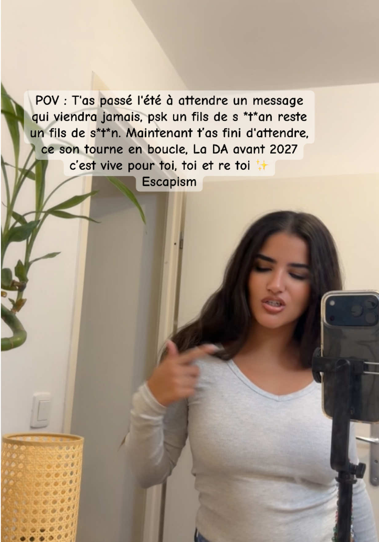 POV : T'as passé l'été à attendre un message qui viendra jamais, psk un fils de s *t*an reste un fils de s*t*n. Maintenant t’as fini d'attendre, ce son tourne en boucle, La DA avant 2027 c’est vive pour toi, toi et re toi ✨ #Escapism #pov #trend #Love 