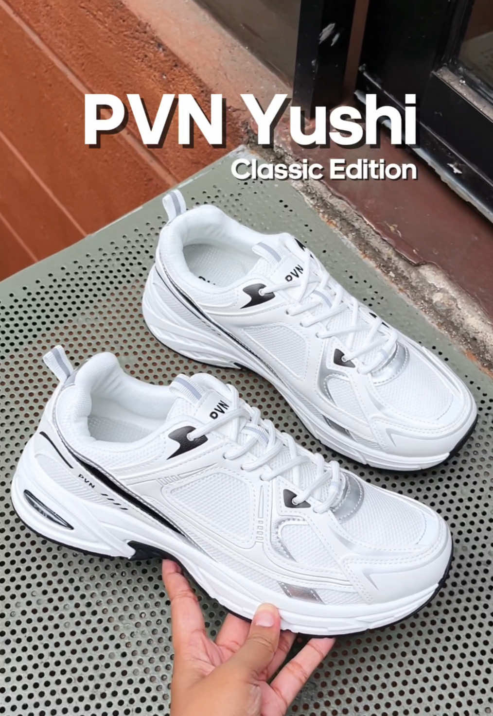 Sepatu putih tu emang gak pernah gagal! #spillpvn #pvnyushi #pvn #sneakers 