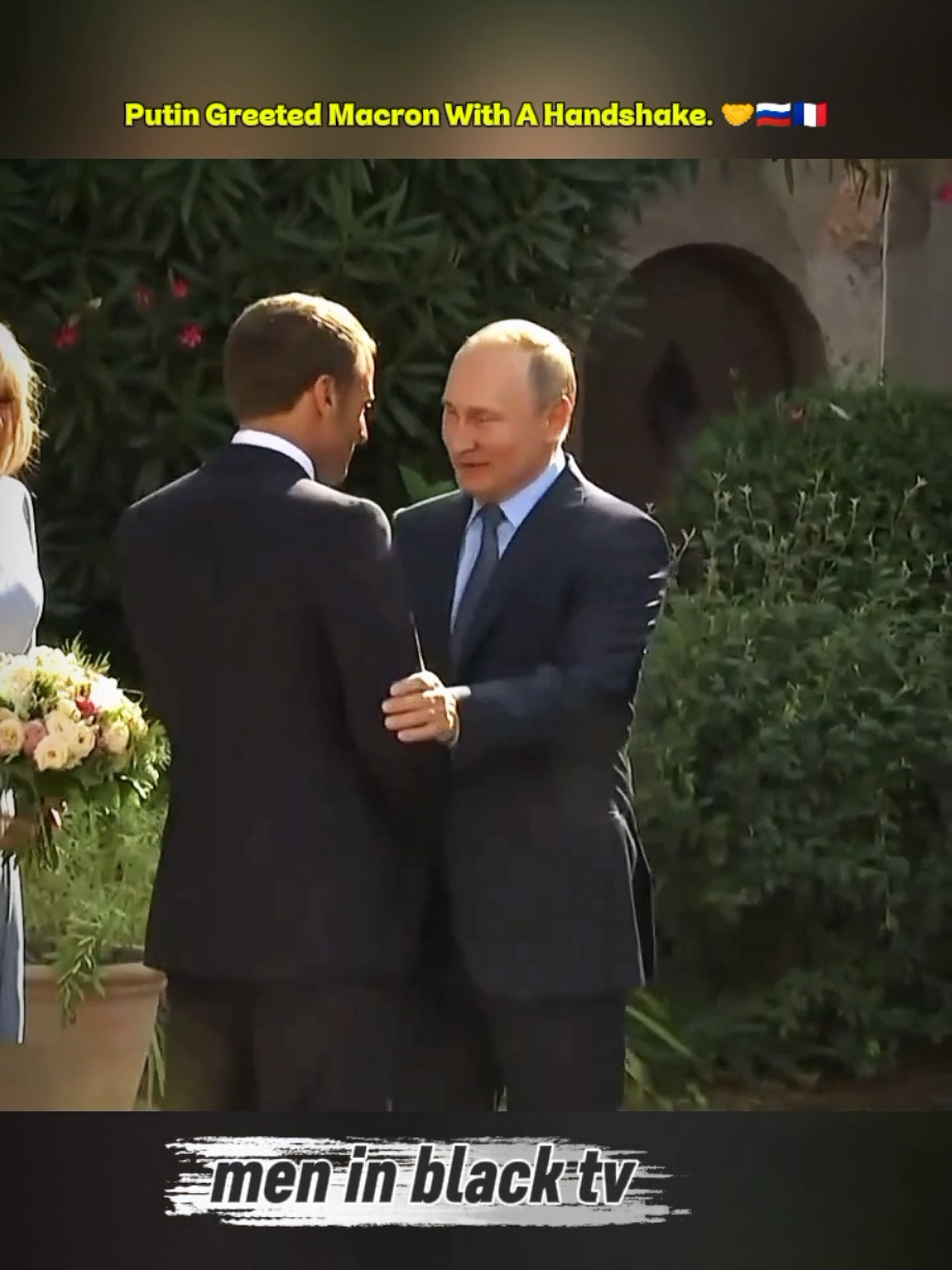 Putin & Macron — A Warm Diplomatic Welcome. 🇷🇺🇫🇷🤝 On August 19, 2019, Vladimir Putin met Emmanuel Macron at Fort de Brégançon in France. The meeting began with a warm welcome, handshakes and flowers before the two leaders held talks ahead of the G7 summit. 💐🤝 A short documentary look at a diplomatic meeting between two world leaders. 🌍🎥 #Putin #VladimirPutin #EmmanuelMacron #Macron #Russia #France #FortDeBregancon #Diplomacy #WorldLeaders #Geopolitics #PoliticalHistory #WorldHistory #HistoryTok #Documentary #MenInBlackTV Disclaimer: This video uses historical footage for documentary and educational purposes. It shows publicly documented events and visible interactions; it does not claim to show private thoughts, intentions, motives, or conversations. This content does not endorse any political position or individual.
