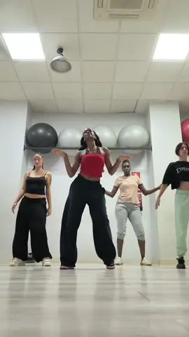 Entrenamiento coreográfico con le temps- TAYC. Finalizando la segunda semana ✨ #fyp #afrogranada @✨La_cxc OTL✨ 