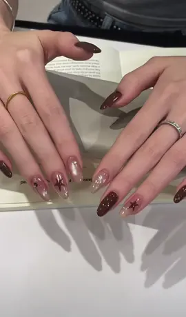 mắt mèo cứ sáng thế thôii 🤘🏻💝 #nailsbacgiang #bacgiang #bacgiang98 #koreanails #xuhuong 
