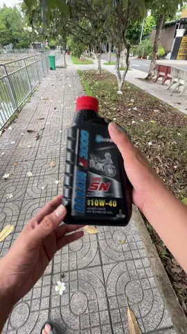 Nhớt Dakkin E3000 chỉ số 10W-40 mỗi lần thay đi được 3000km quá tiết kiệm anh em ơi#nhotdakkin #nhotxe