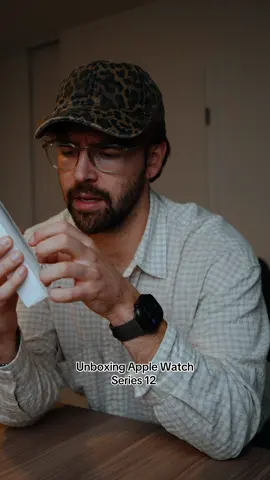 Unboxing Apple Watch Series 12 