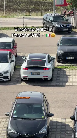 Vincenzo Grifo mit seinem Porsche Panamera GTS 🫪 😳🪄 #porschegt3 #porsche #fussball #scfreiburg #highlight 