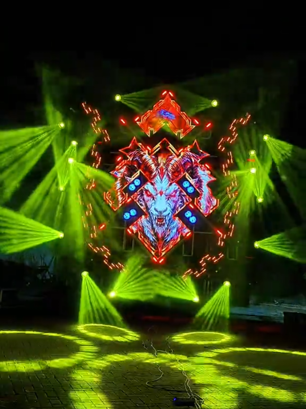 Ontran ontran sound tuan rumah karnaval gunung gangsir 😎🔥 @kopilangitGakudahudah @STAR_LIGHTING💫 @starledrentalvideotron @David Jovanka #karnavalgununggangsir #gununggangsir #pasuruan24jam #viralfyp #fyp 