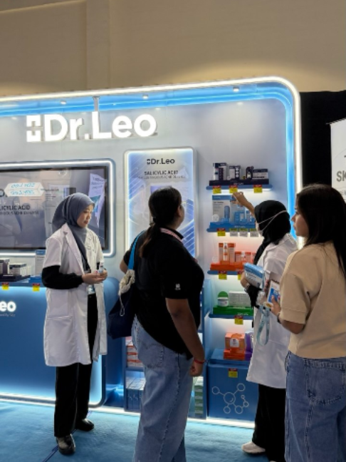📍 WE’RE AT MID VALLEY EXHIBITION CENTRE! 💙✨ Come visit us, say hi, and check out what we have in store for you! 🛍️ 📅 17–20 September  ⏰ 10AM–10PM #DrLeo #DrLeoMY #DrLeoXWatsons