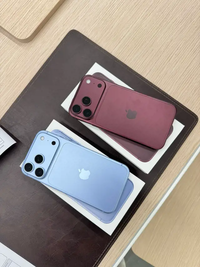 Unboxing Iphone 18 pro max in both Burgundy and Glacier ♥️💙 #unboxing #apple #iphone18promax #burgundy #glacier 