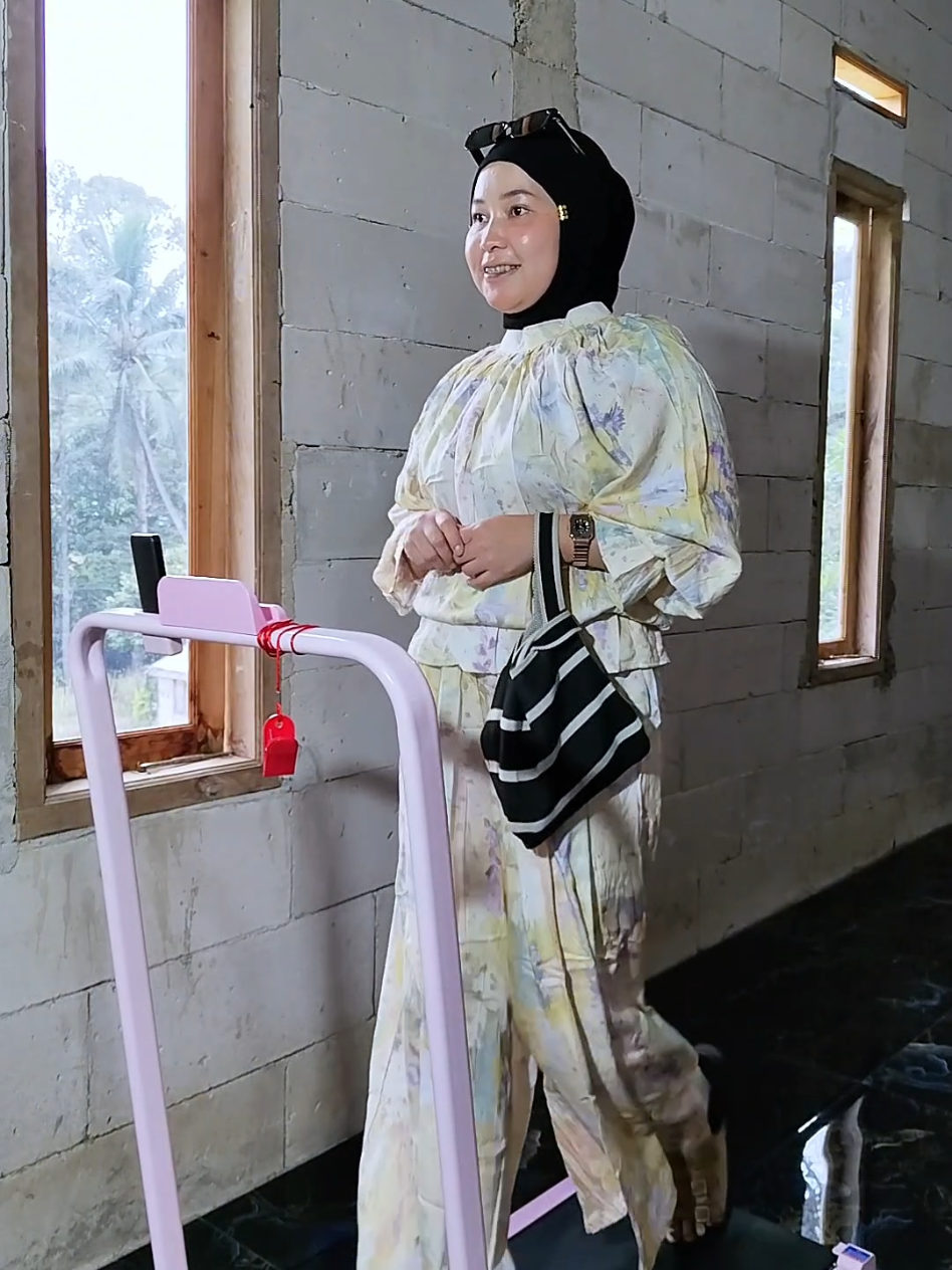 membalas kk 💬@Arnisimamora😘 emnga ternyaman satset juga sih 😇 #creatorsearchinsights #outfitfashionwanita #transisi #setelanwanita #NAYKILA 