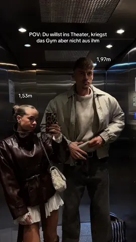 Ich hätte fast Gymklamotten angezogen  #fitnessmotivation #gross #gymcouple #theater #date