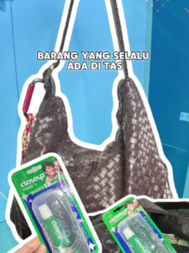 ada yang sama? udah dari dulu kalau abis makan selalu langsung gosok gigi, jadi kemana mana pun selalu bawa, untungnya ada close up travel ini! #mitechindonesia #rekomendasi #pastagigi #closeup #pastagigicloseup #sikatgigitravel #praktis