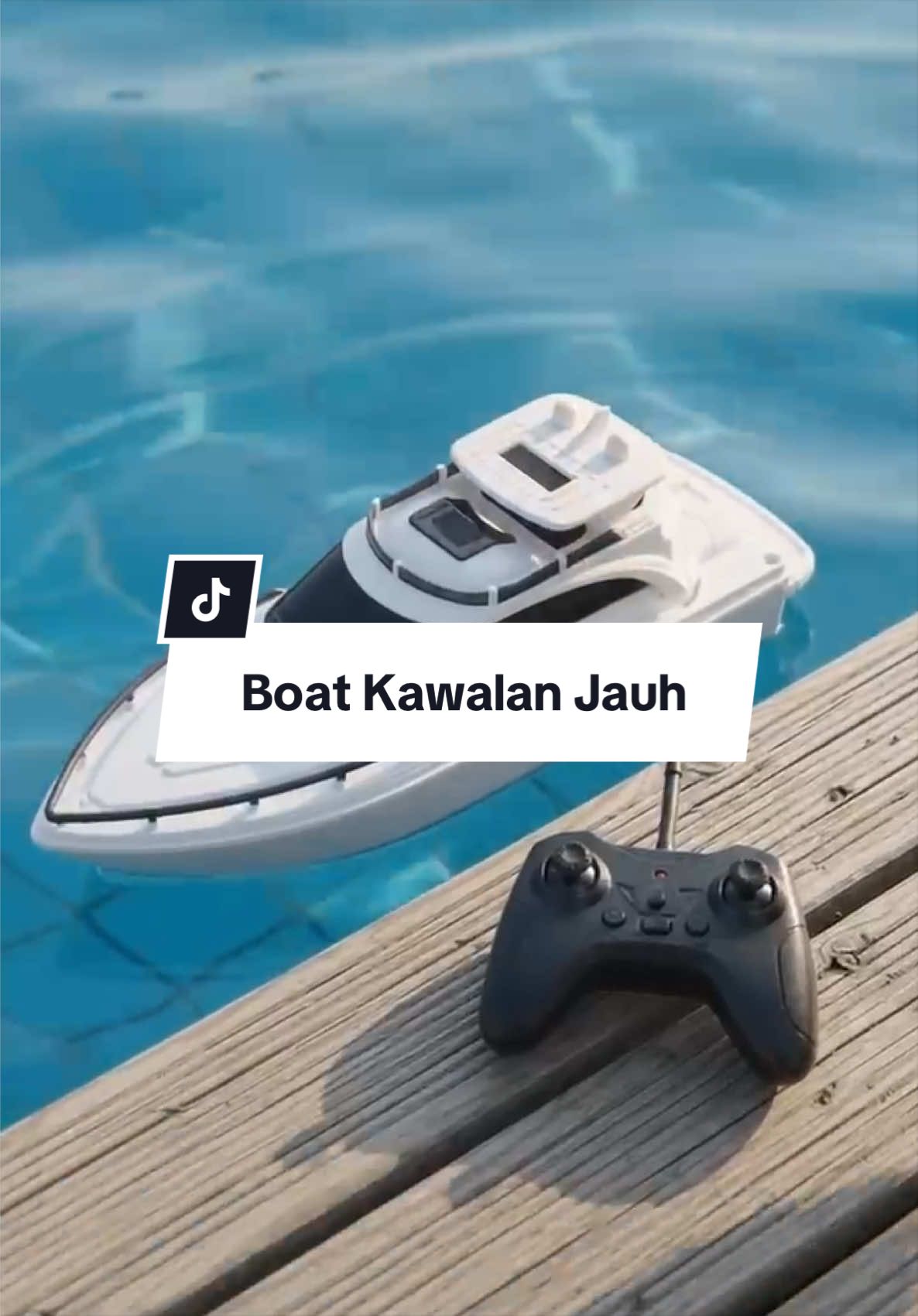Bawak main kat kolam confirm hilang bosan. Nak control pun senang je..Stock x byk, grab skrng! #boat #control #botkawalanjauh 