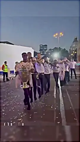 #losbalancos⚪👑 #hala_madrid_forever🤍👑 ####hala_madrid_forever🤍👑 #forever_hala_madrid💪🤍👑 #losbalancos😭🤍🤍🤍 