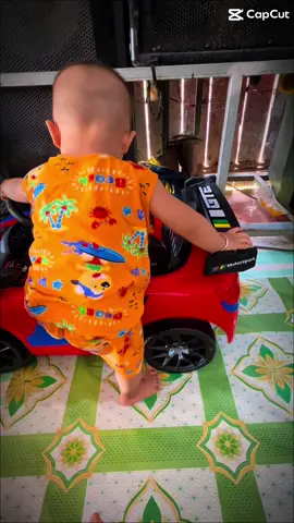 Tuy anh chưa biết đi nhưng anh biết leo mấy vợ à🤭🤭#capcut #mẹbimxaykenhtiktok #hottrendtiktok #71bentre 