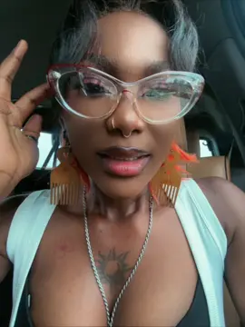 #fypシ゚viral🖤tiktok carry ur bad character commot for house @TikTok 