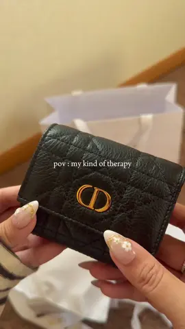 Just found my new little Dior obsession. ✨ #Dior #DiorWallet  #DiorUnboxing  #DiorCaro #LittleLuxury 